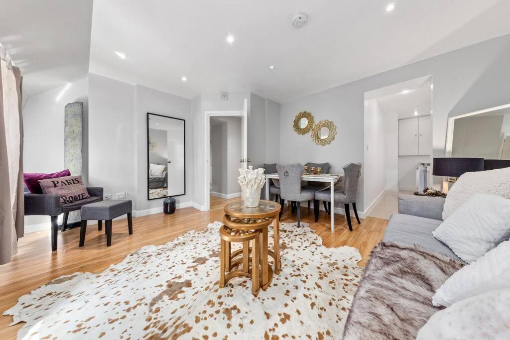 3 Bedroom Flat In Mayfair Hy4 Apartament *