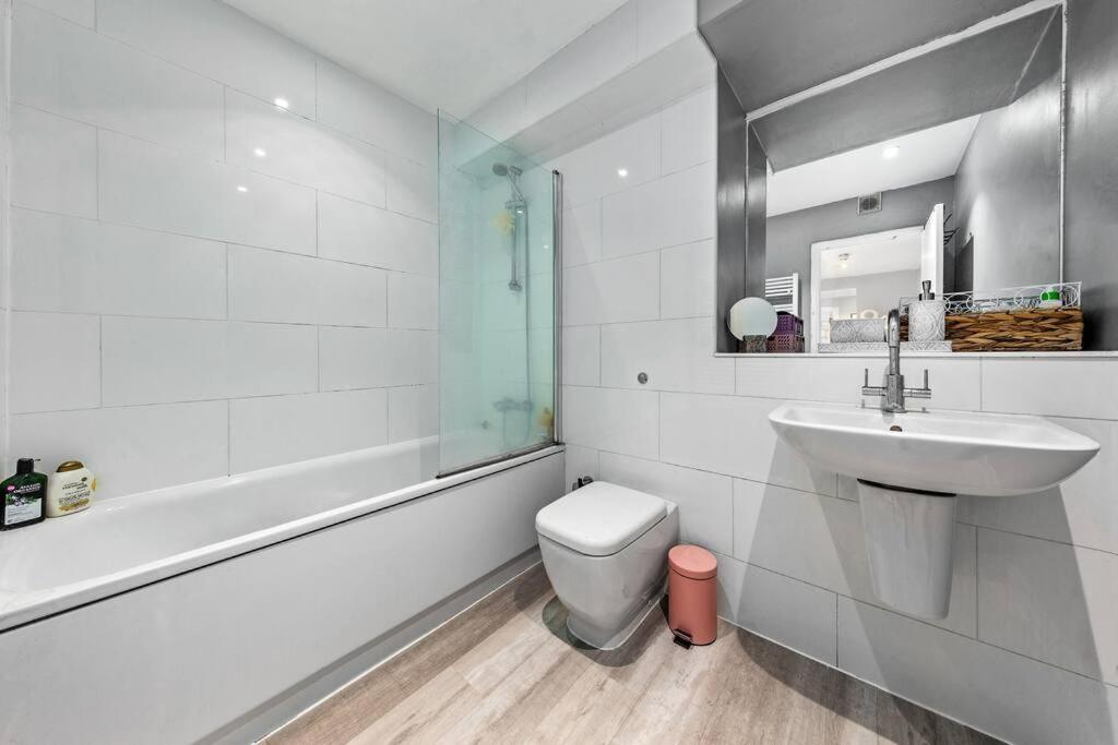 3 Bedroom Flat In Mayfair Hy4 Apartament
